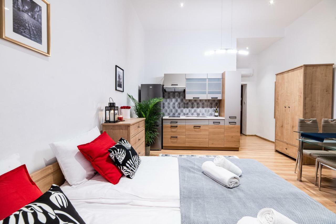 Aparthotel Dietla 32 - Ideal Location In The Heart Of Krakow, Between Main Square And Kazimierz District